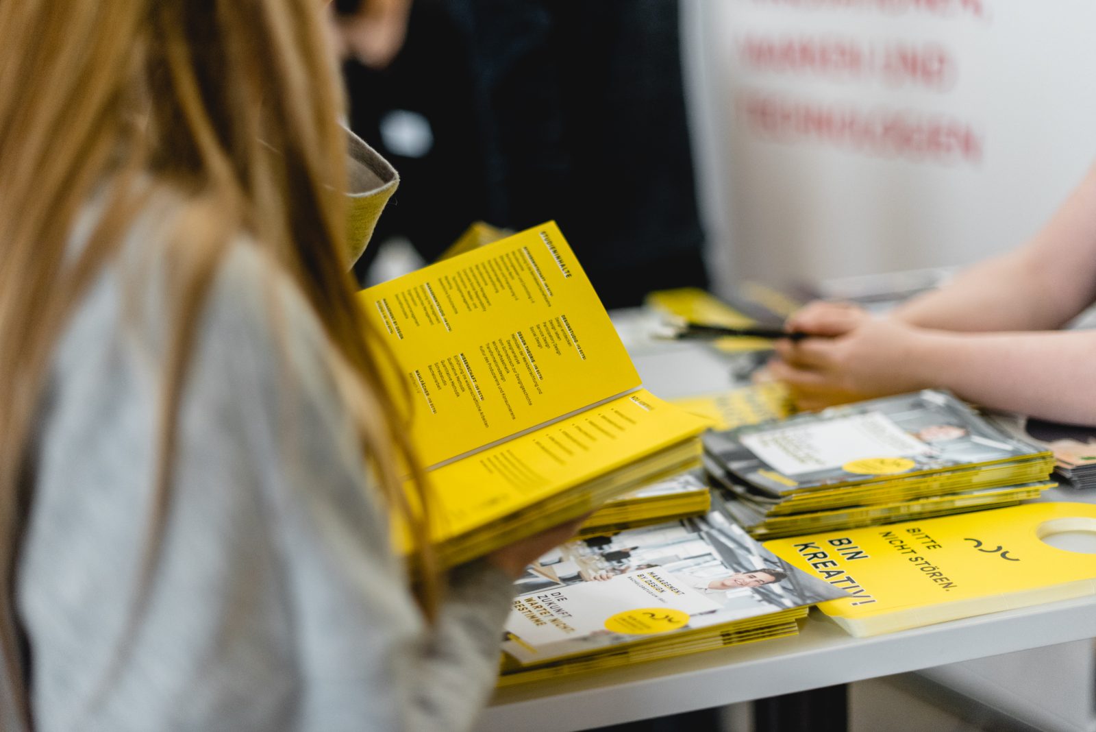 FAQs Anmeldung & Aufnahme | BHAK Wien 22